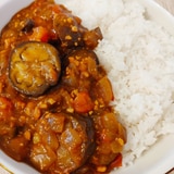 鶏ひき肉でヘルシーに☆なすとトマトのカレー